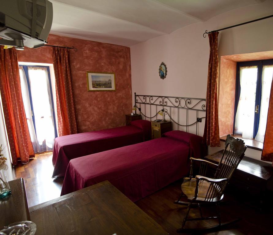 B&B Il Sole Delle Rive Sinio Quarto foto
